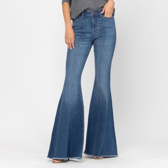 Des Feli Denim - Last 1- Store Closing‼️ High Rise Flare Jeans